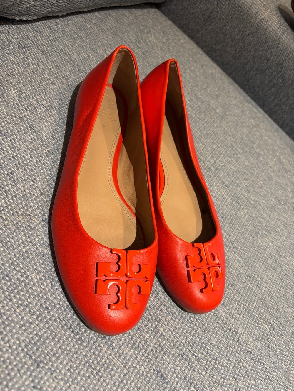 Tory Burch Leather flats! Women’s 9